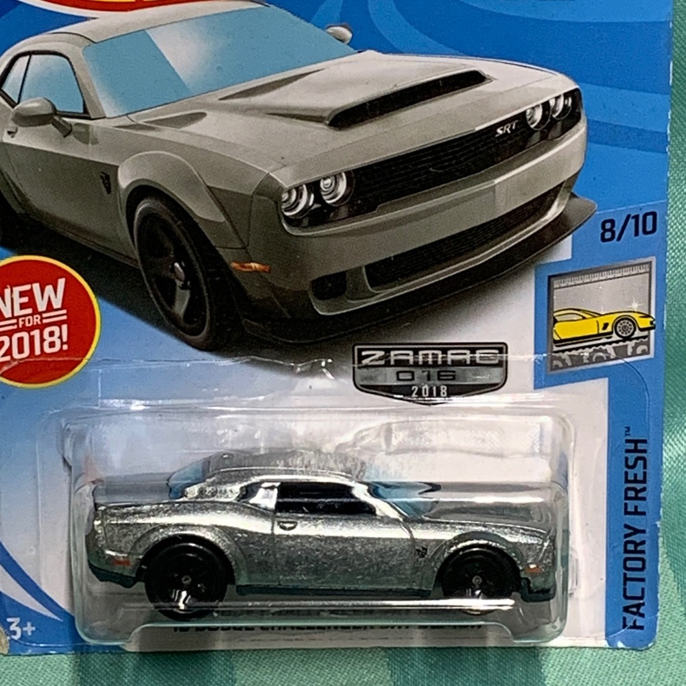 Hot Wheels Zamac 18 Dodge Challenger SRT Demon